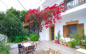 Fira Central Apartments With Veranda