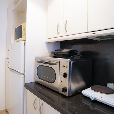 Fira Central Apartments With Veranda Room photo
