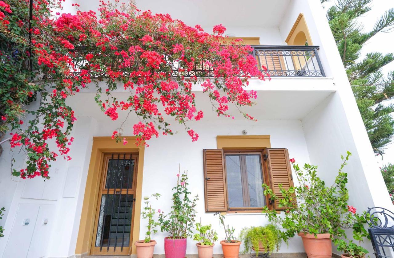 Fira Central Apartments With Veranda Exterior photo