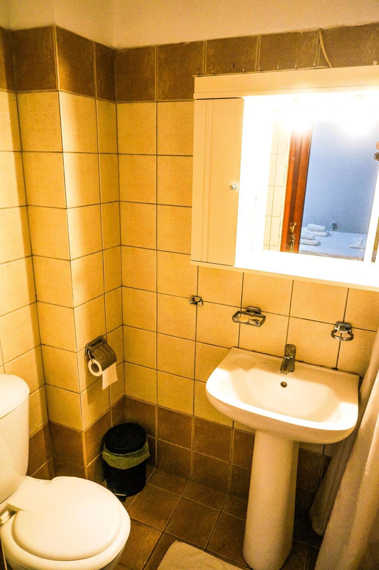 Fira Central Apartments With Veranda Room photo