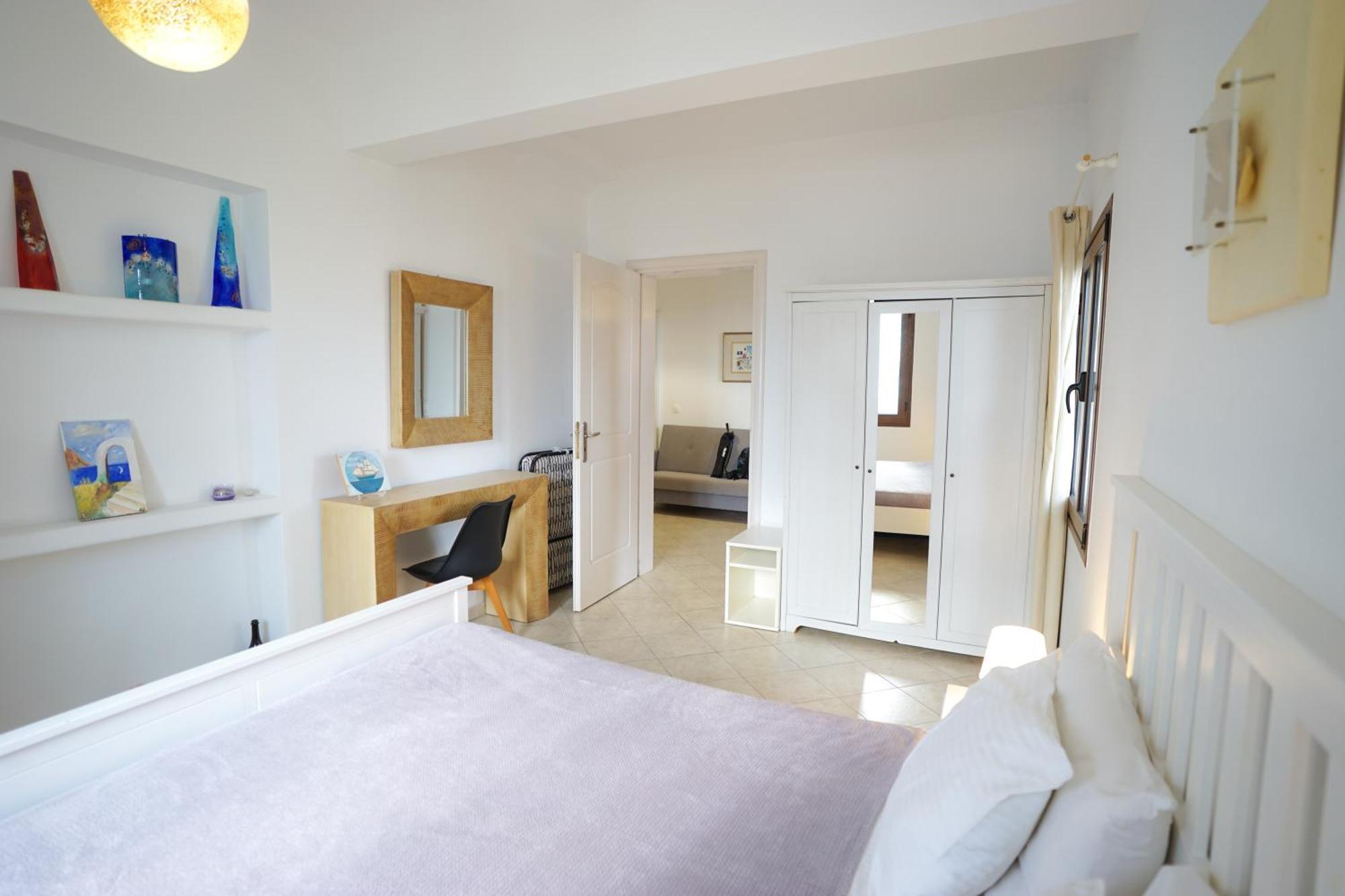 Fira Central Apartments With Veranda Room photo