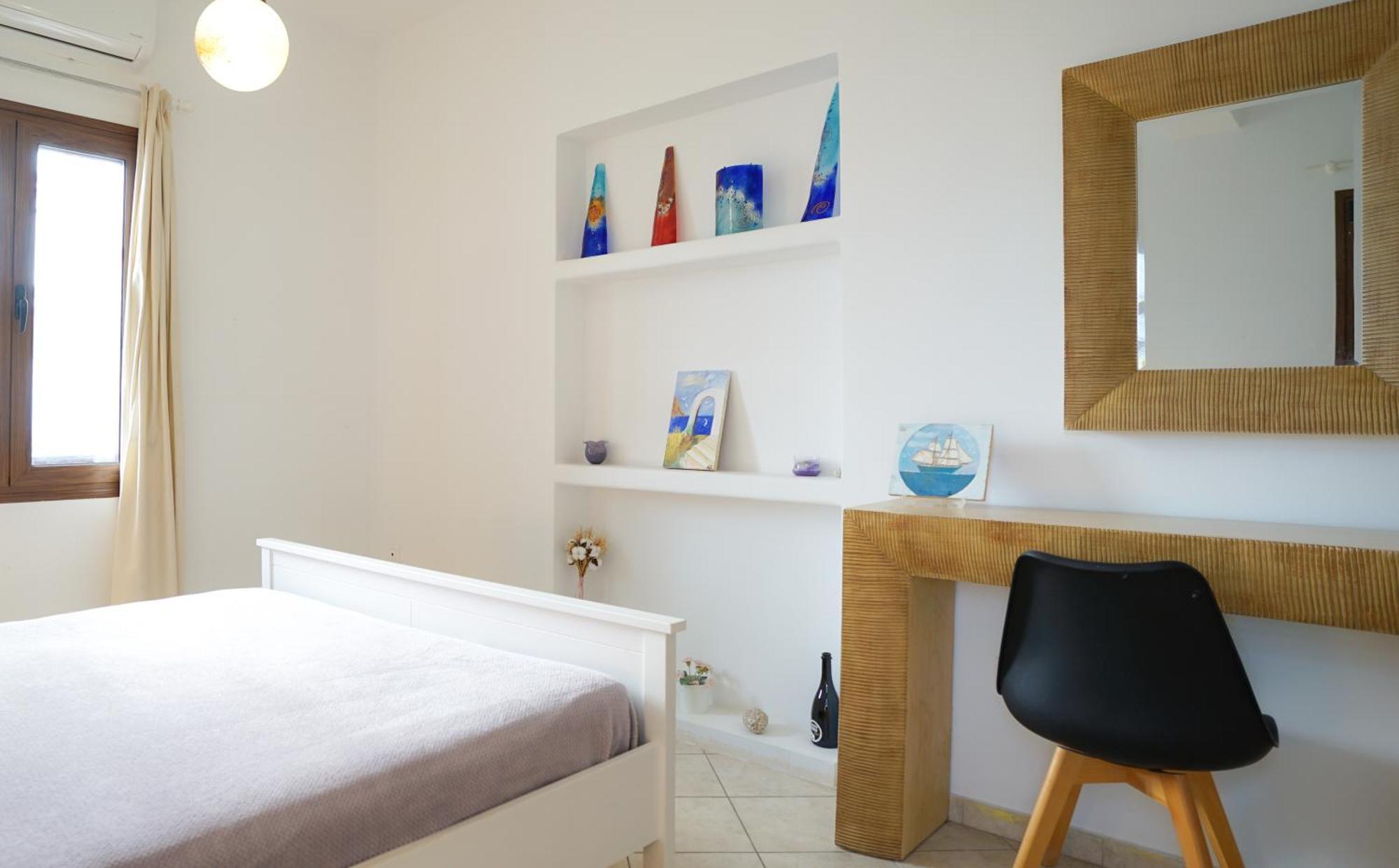 Fira Central Apartments With Veranda Room photo